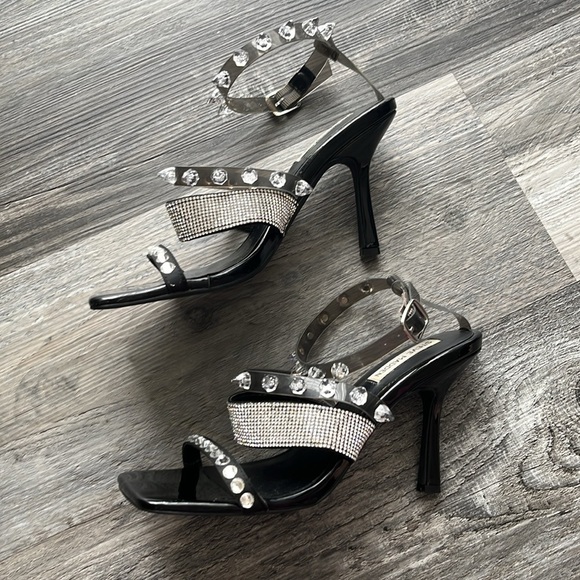 🌴 Steve Madden Stud & Diamond Heel - Picture 2 of 5